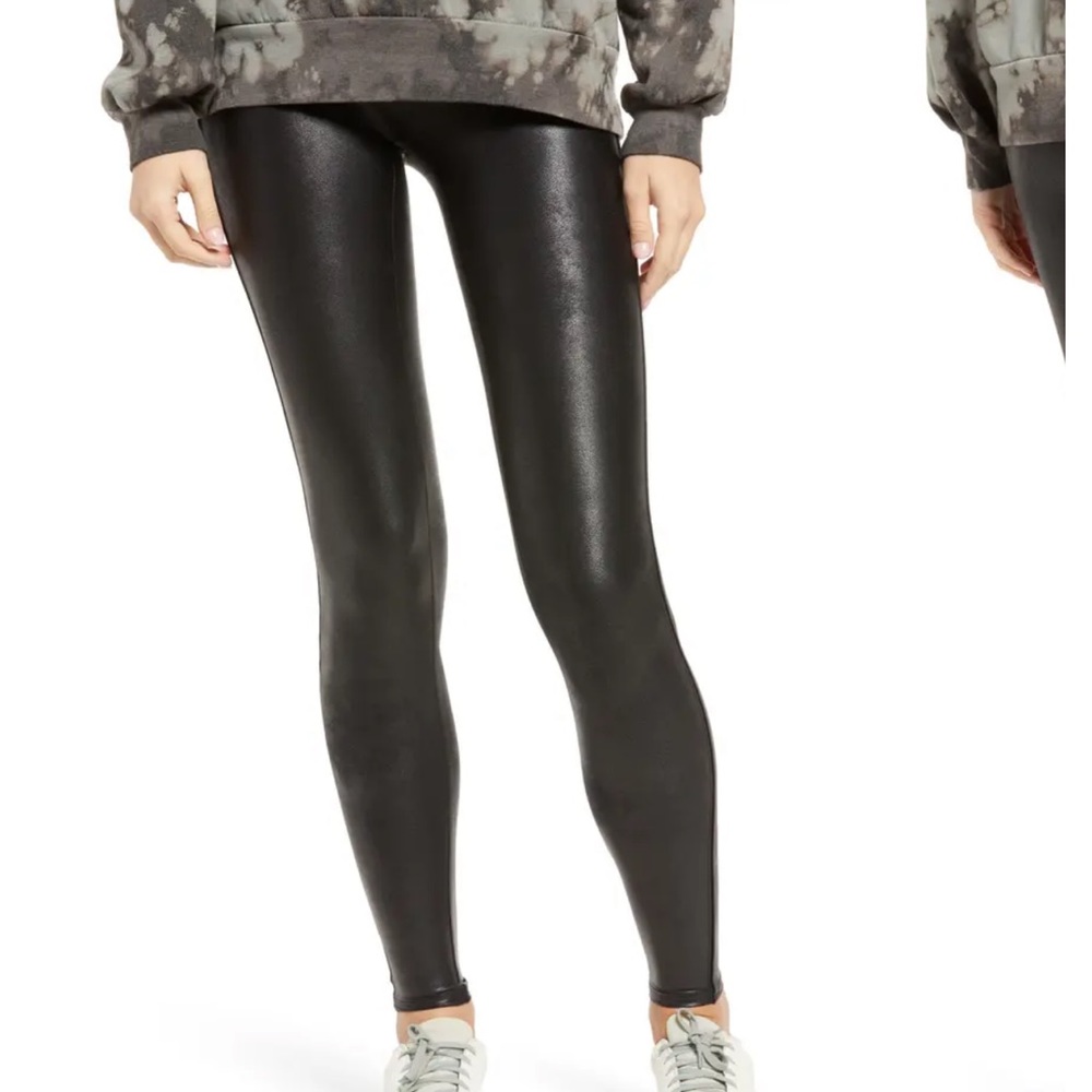 Faux Leather Leggings
SPANX women’s size small p=2-4